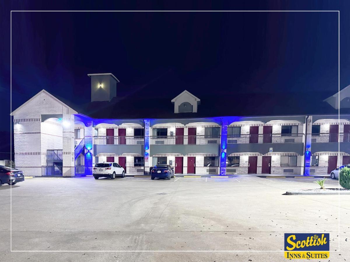 Scottish Inn & Suites Sam Houston Parkway Ngoại thất bức ảnh