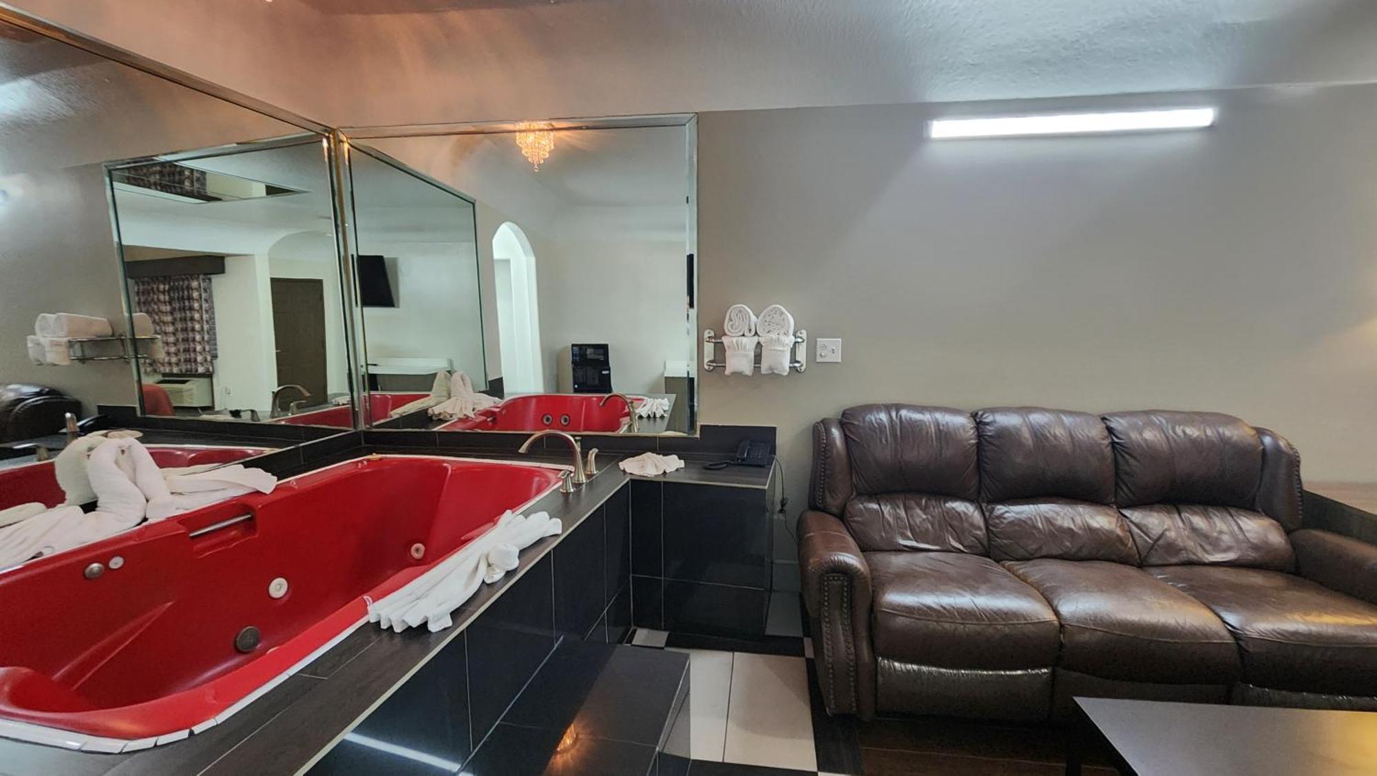 Scottish Inn & Suites Sam Houston Parkway Ngoại thất bức ảnh