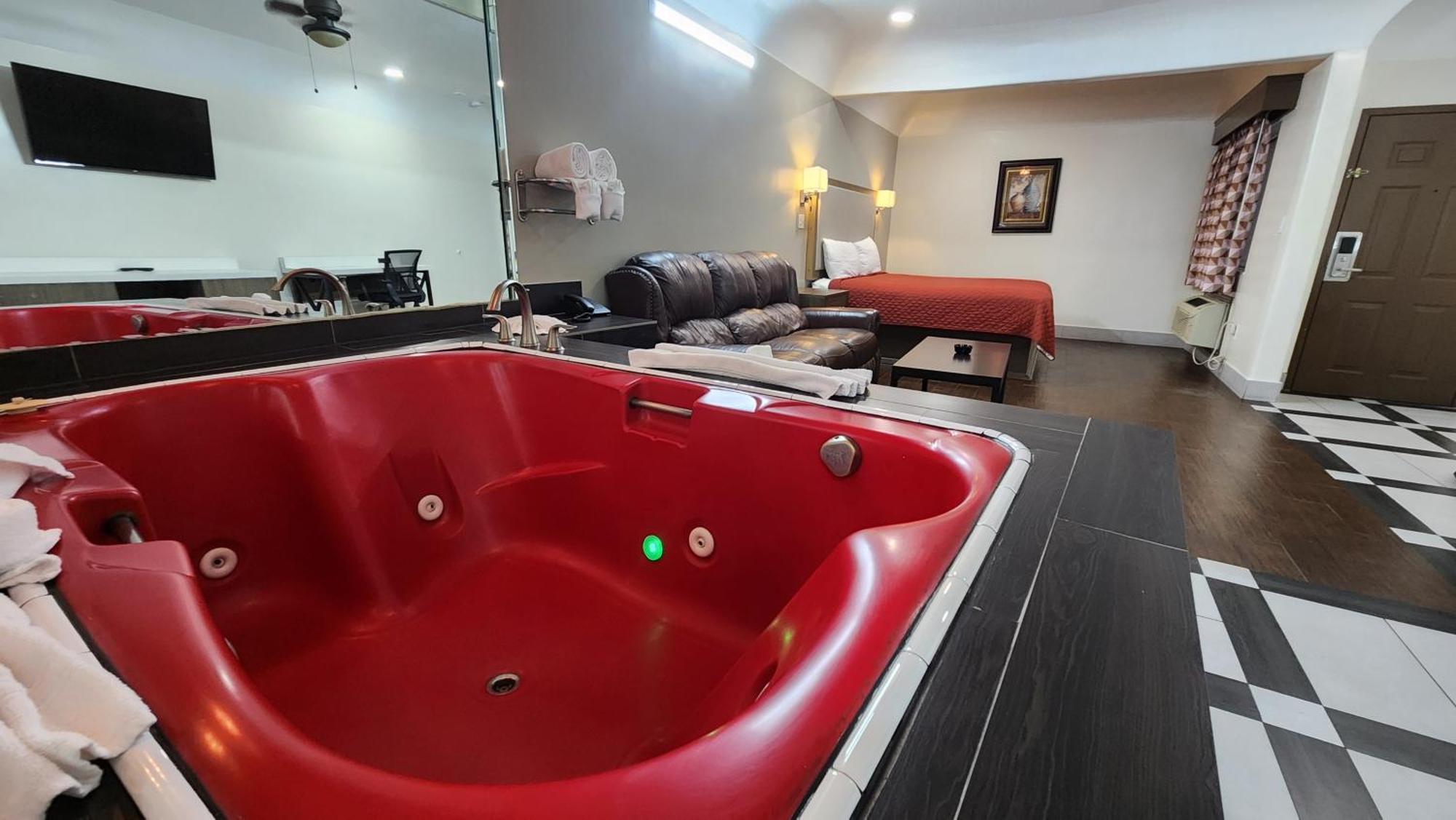 Scottish Inn & Suites Sam Houston Parkway Ngoại thất bức ảnh